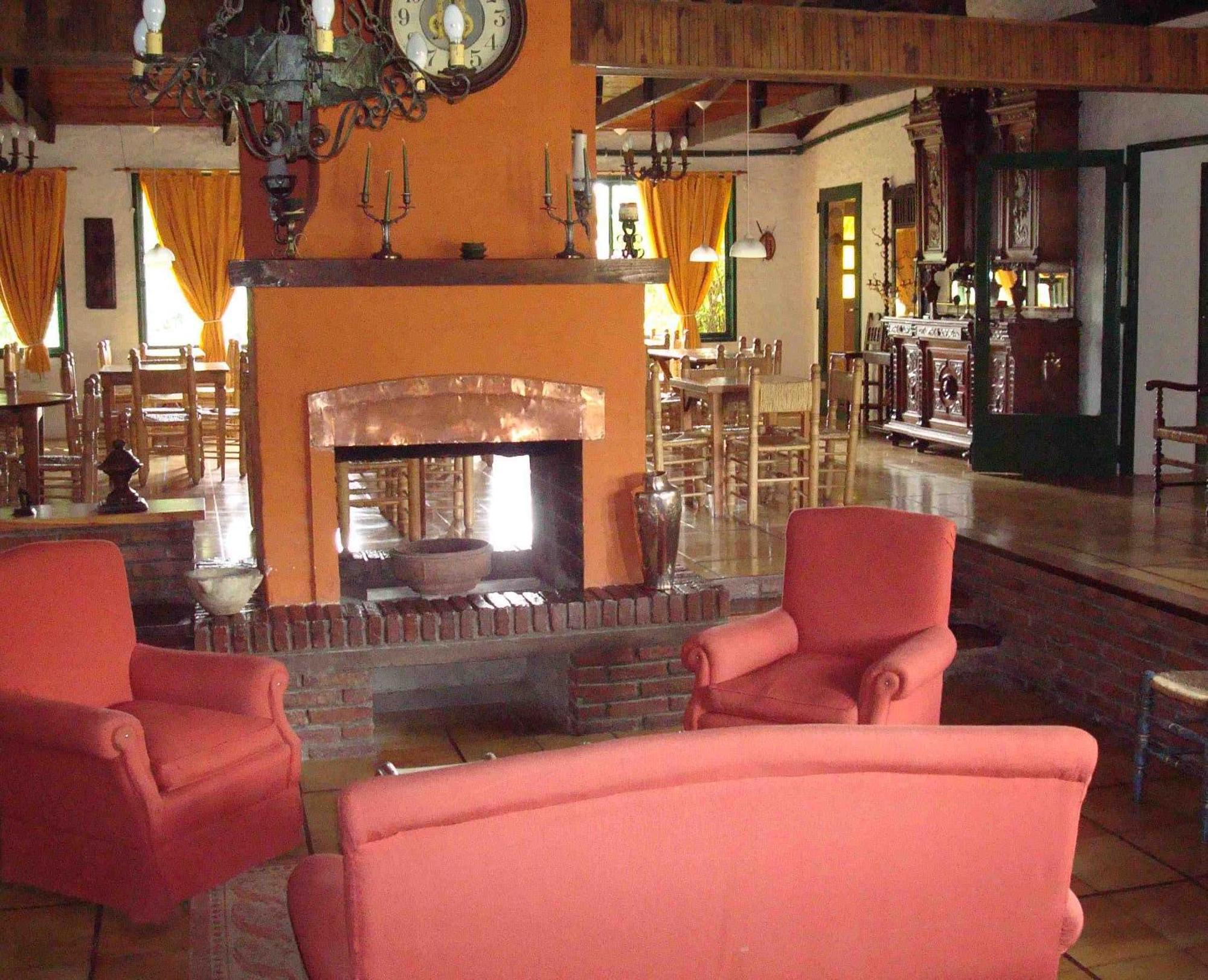Aparthotel "La Loma" - Vieja Casona à El Calafate Extérieur photo
